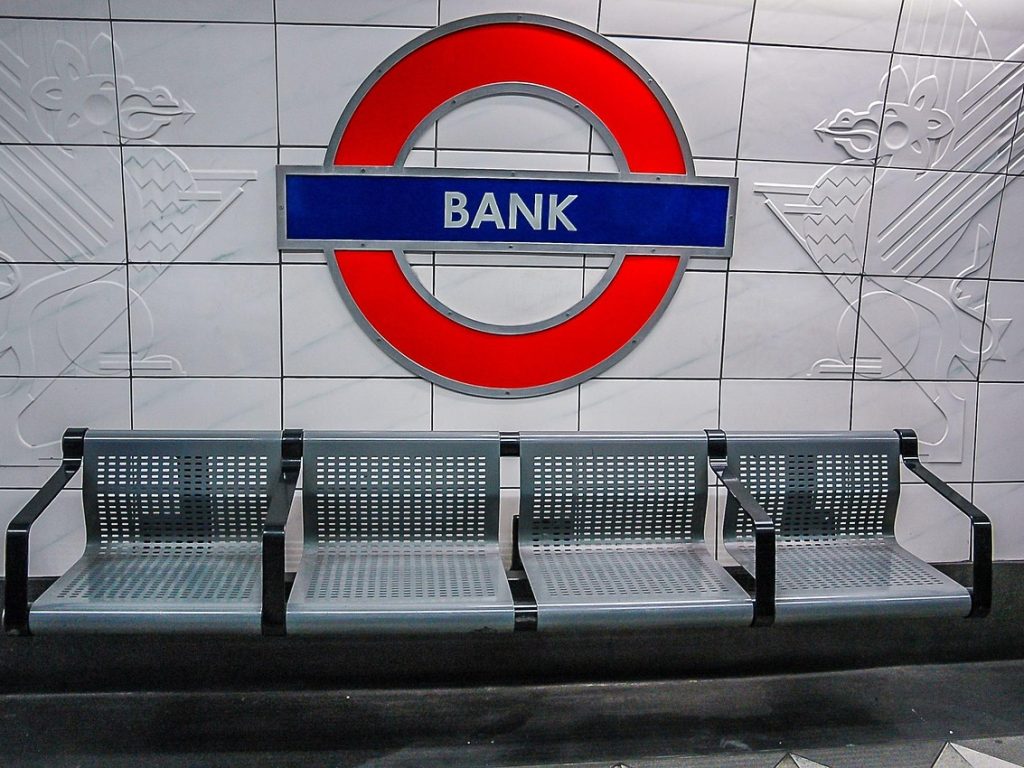 Verenigd Koninkrijk laat vier bedrijven stablecoins testen in gecontroleerde omgeving