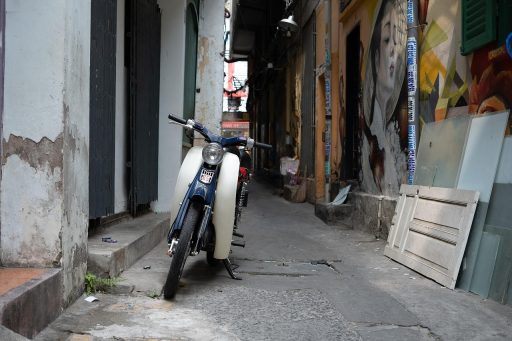 scheepvaart in de straat van hormuz bijna stilgevallen door verhoogde aanvallen