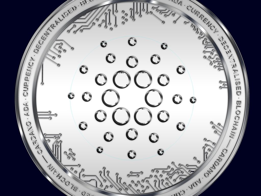 Cardano’s Hoskinson bekritiseert Ethereum en whales dumpen ADA