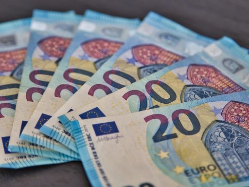 Nederlandse huishoudens beleggen recordbedrag in aandelen en fondsen