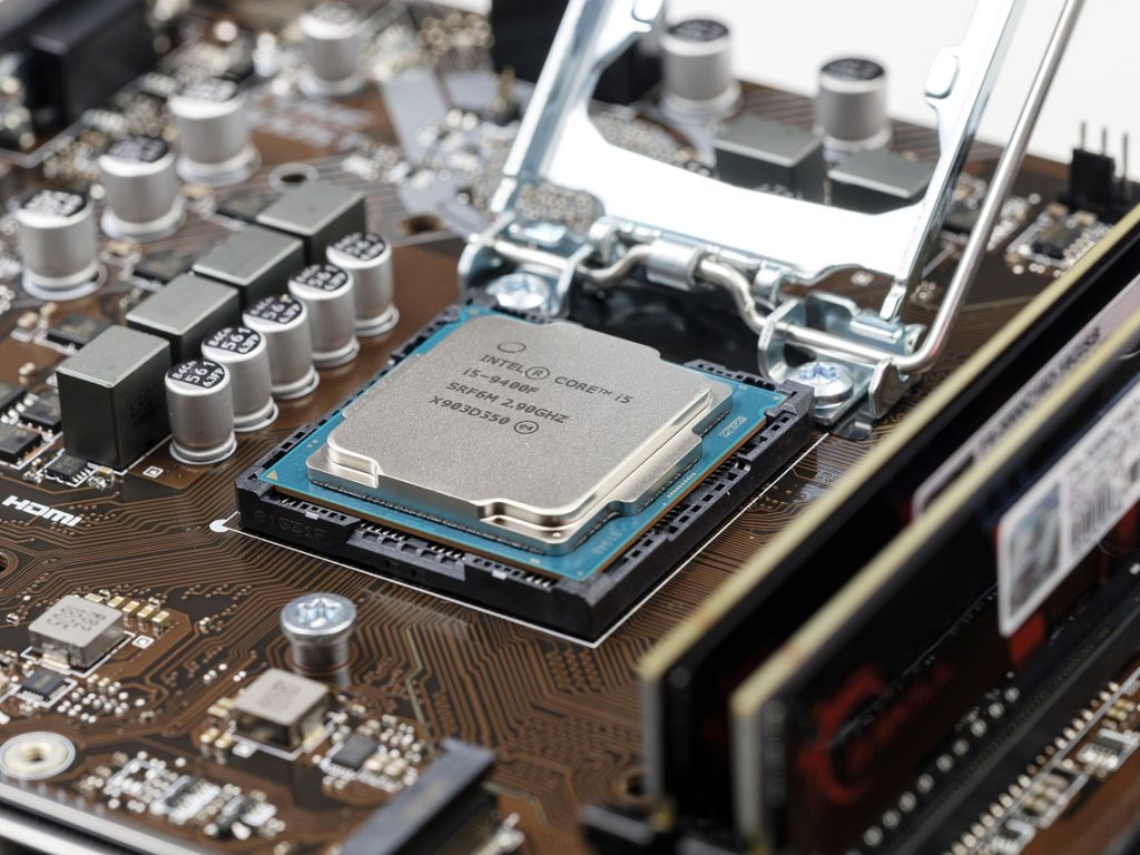 Intel maakt comeback in de chipindustrie na ingrijpen van de overheid