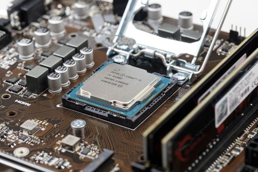 Intel maakt comeback in de chipindustrie na ingrijpen van de overheid